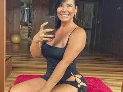 歳のミルフ、ヴァネッサ・フレイタスが全裸でアソコを野外露出 - Porno Carioca - アマチュアのポルノビデオとたくさんの無料セックス