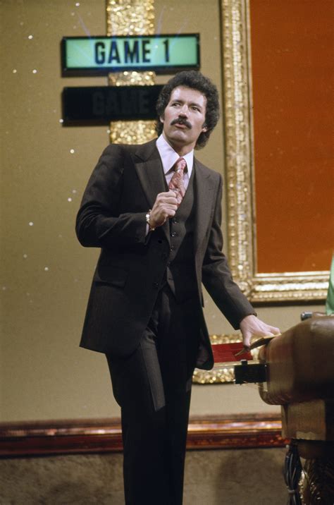 Alex Trebek - 1974 : r/OldSchoolCool
