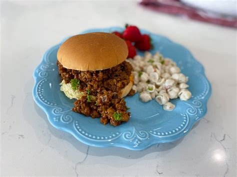 Simple Sloppy Joe's - Julia Pacheco