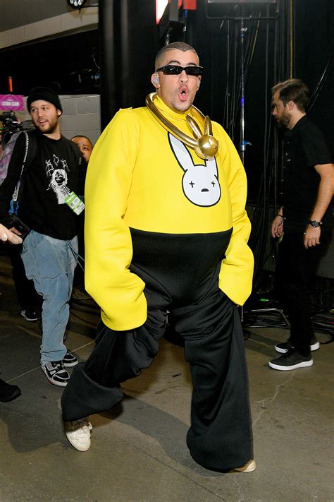 Bad Bunny y la evolución de su estilo vanguardista, en fotos