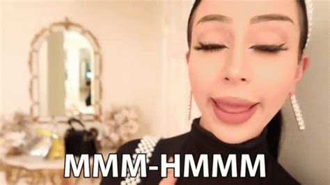 mmmmhmmm gifs tenor