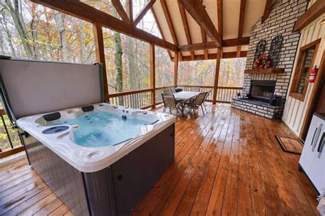 7 Hocking Hills Cabins with Hot Tubs for a Revitalizing Getaway