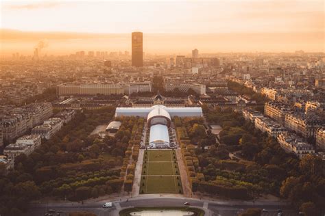 Where to See Sunset in Paris (10+ Best Spots & Locations!) | solosophie