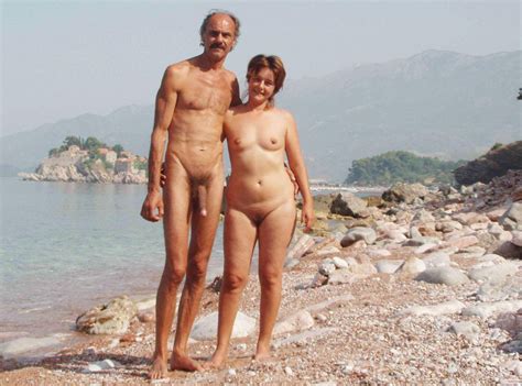 Public Nudists - pic of 19