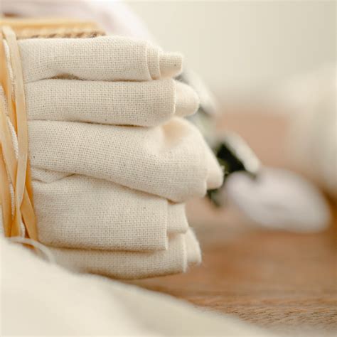 how to fold fabric napkins 3