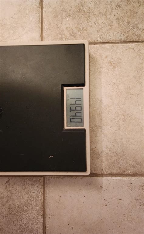 Scale Victory! Finally cracked into the 140s. : r/Noom