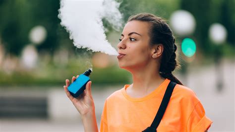 Minnesota reports lung injury among teens linked to vaping | MPR News