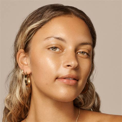 Skin Nova | Illuminating Makeup primer 30ml | VIEVE