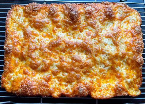Garlic Cheese Bread – The Newlywed Chefs
