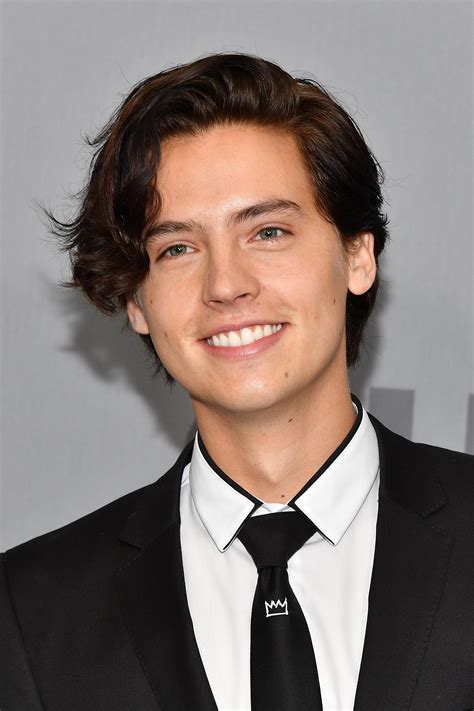 Actor, arqueólogo y fotógrafo: así es Cole Sprouse, el protagonista de