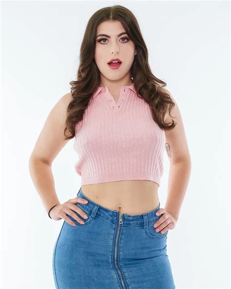 STARS | ⭐ NAME : GAL RITCHIE 📍Follow her @thegalritchie 😈 Follow me