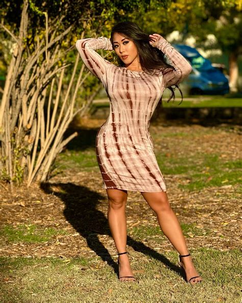 Jenny Babas - Walking on grass in heels is a mission 😅😆 | Facebook