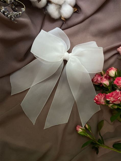 Бантик из плотной шифоновой ленты #белыйбант #бантиквшколу # ...
