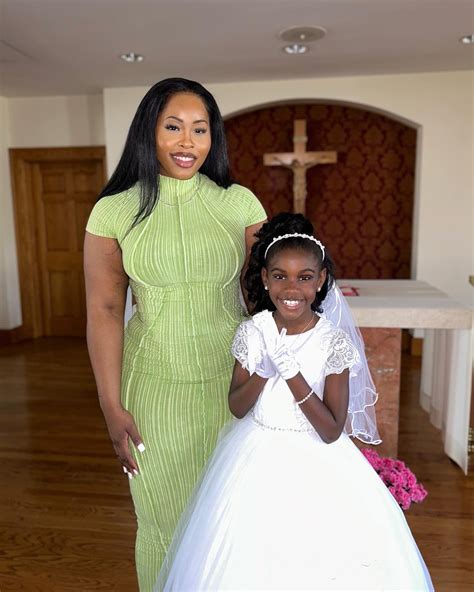 Noushie on Twitter: "My niece ATE ‘EM UP 👏🏽😌 #firstHolyCommunion https