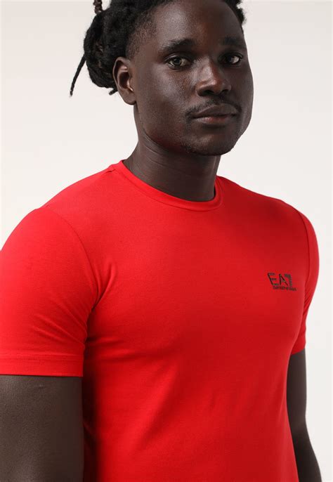 Camiseta EA7 Logo Vermelha - Compre Agora | Dafiti Brasil