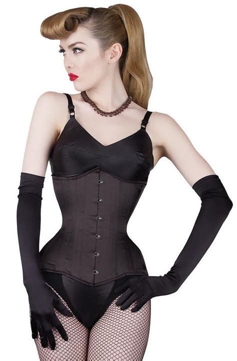 How to Choose the Best Corset for Waist Training: 6 Things to Look For