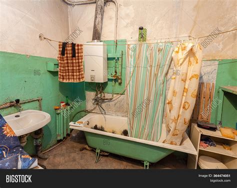 Old Dirty Bathroom Image & Photo (Free Trial) | Bigstock