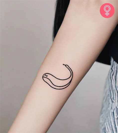 8 Cute Worm Tattoo Ideas With Meanings