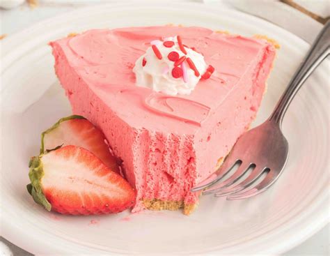 Fluffy Strawberry Pie Recipe | Dirty Dishes Messy Kisses