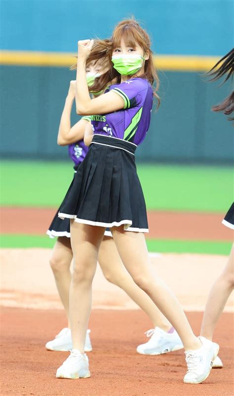 Infield Fly Girl (@infieldflygrl) / Twitter