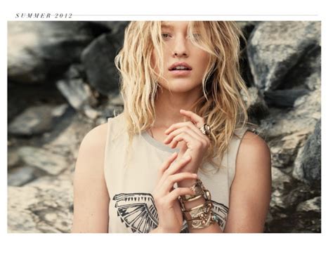 .: Zoey Grossman Photography