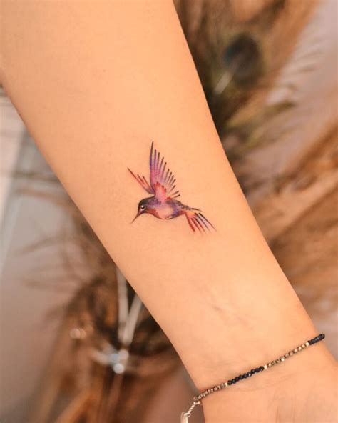 Hummingbird Tattoo Meaning, Ideas, Placement, Pros, and Cons - The ...