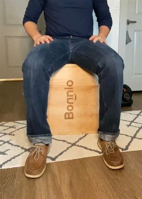 Jeans and Jerking – 18:48 - Max Reynard | Morphelio