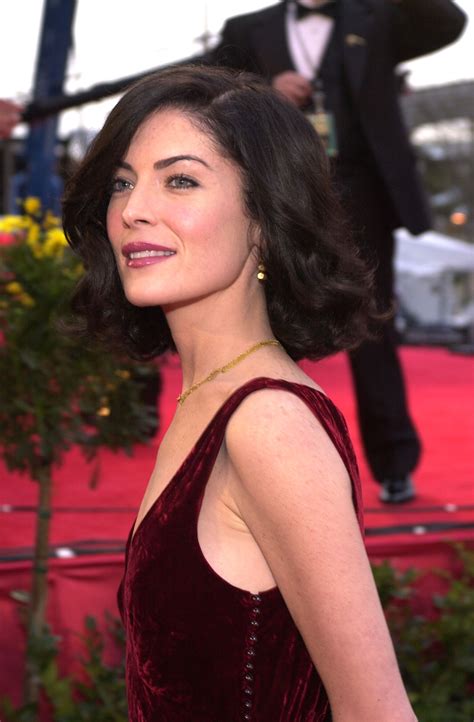 What 90s Star Lara Flynn Boyle Looks like Now – Her Transformation