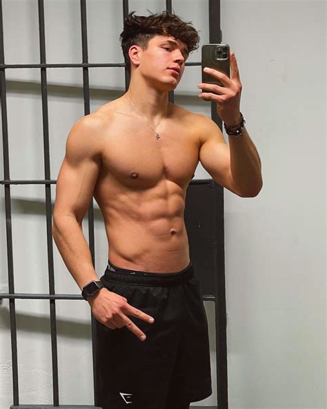 Poison Paradise : KAMIL SZYMCZAK