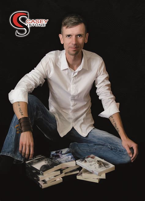 Über den Autor – Casey Stone