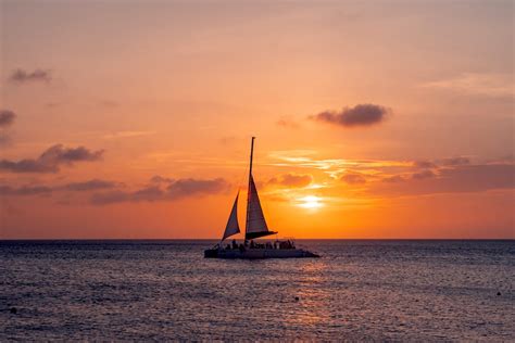 The Best Aruba Sunset Cruises | 🏖️Beaches of Aruba