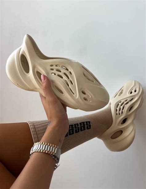 Бежевые Кроссы Адидас Изи Фом Раннер унисекс Adidas Yeezy Foam Runner ...
