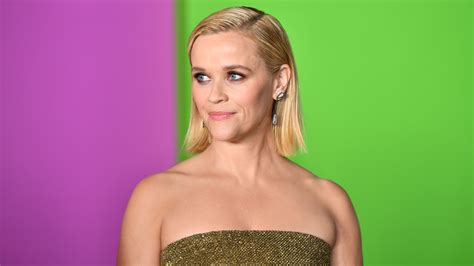 Reese Witherspoon to Star in Netflix Rom-Coms About Motherhood – SheKnows