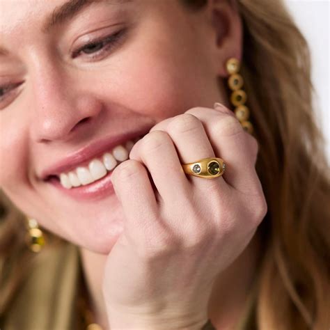 Julie Vos jewelry sales are breaking luxury market records 17