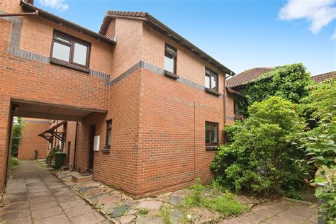 3 bedroom end of terrace house for sale in Farm Hill, Exeter, EX4 2ND