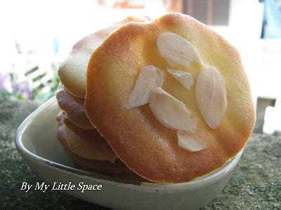 almond crispy crisps