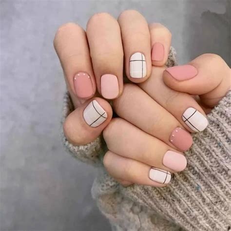 Эстетичный маникюр на короткие ногти (29 фото) - картинки modnica.club
