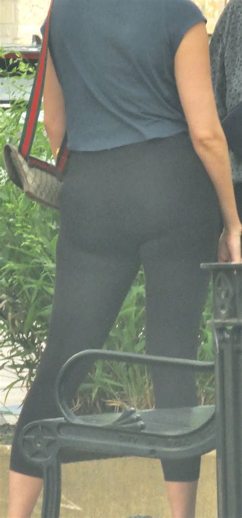 SUPER THICK WHITE CHICK - Spandex, Leggings & Yoga Pants - Forum