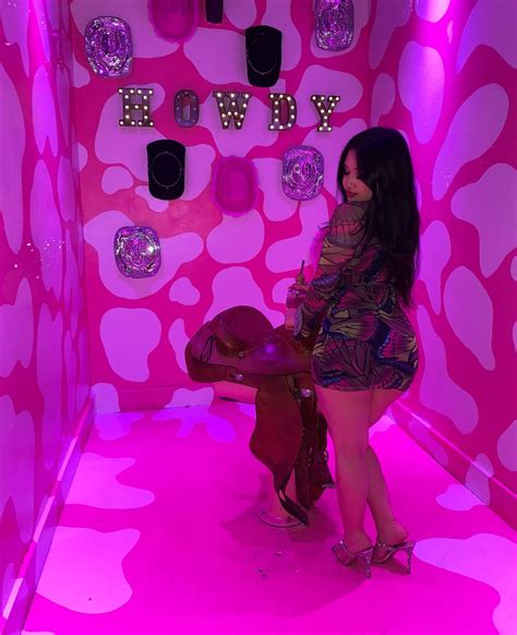 Natalie (@n.aritbeth) • Instagram photos and videos