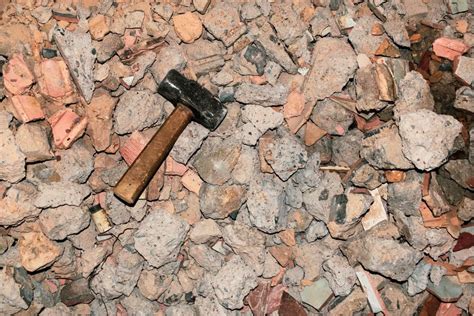 3 SUSTAINABLE PRACTICES FOR DECONSTRUCTION AND DEMOLITION ... 