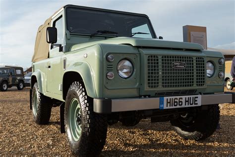 H166 HUE | Last off the Defender line | Kevin Haye | Flickr