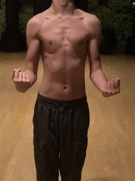 do i have wide or narrow clavicles? : r/GymMotivation