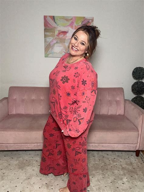 Ballyhoo Boutique & Gifts | Fashion, Gifts, Accessories, Jewelry, Home