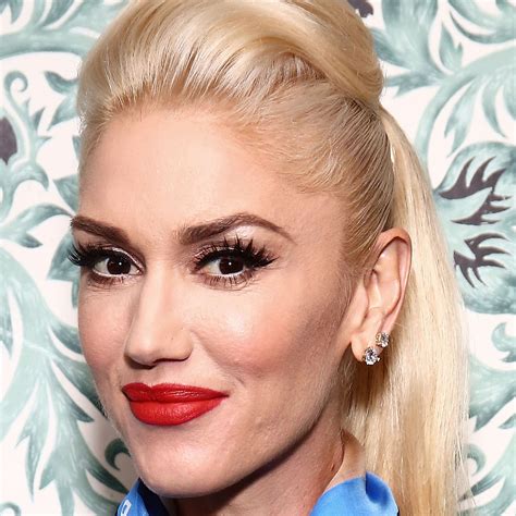 Gwen Stefani Natural Hair Color : Gwen Stefani's newest hair style