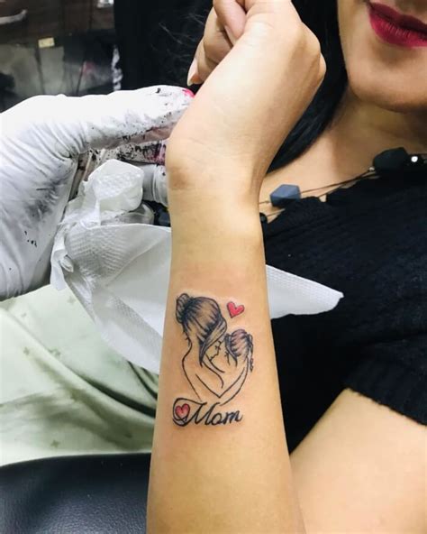 20+ Gorgeous Tattoo Designs To Honor Your Mom