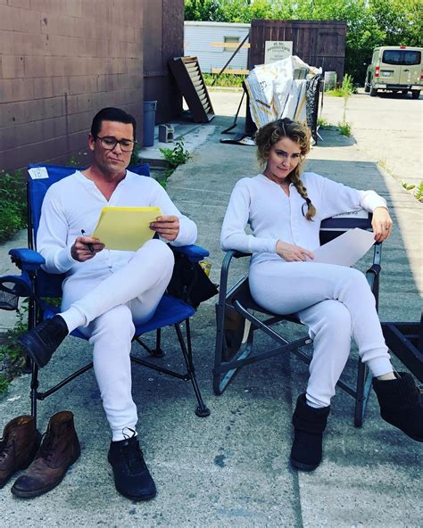 A View from the Beach: A Joyous Rule 5 Saturday - Hélène Joy