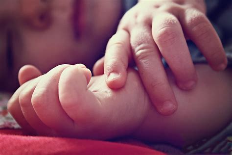 В США семья веганов заморила голодом годовалого сына