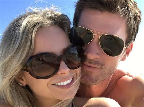 Who Is Christopher Russell Married To? Family, Wife, Children