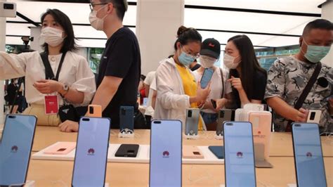 huaweis brand  flagship store   familiar imore