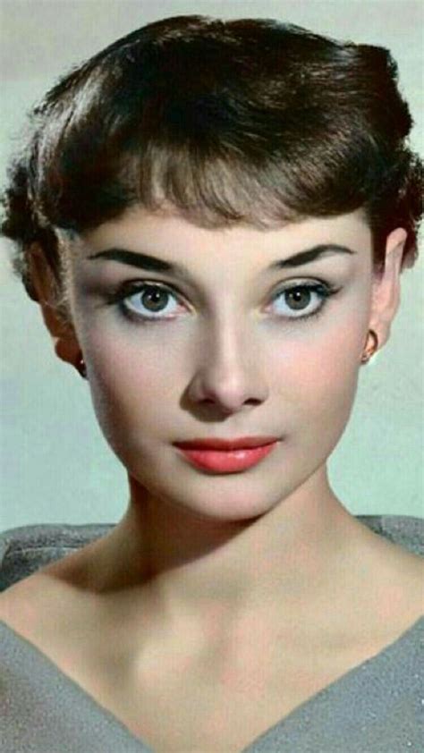 ️ Audrey | Audrey hepburn photos, Audrey hepburn style, Hepburn style